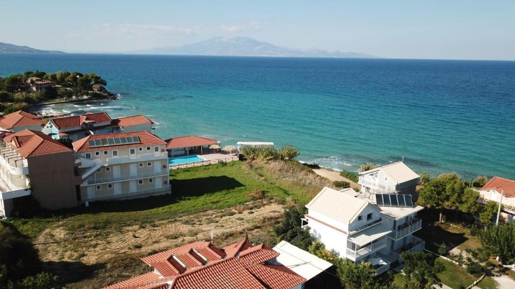 Villa Antonis Beachfront deluxe apartments room 1