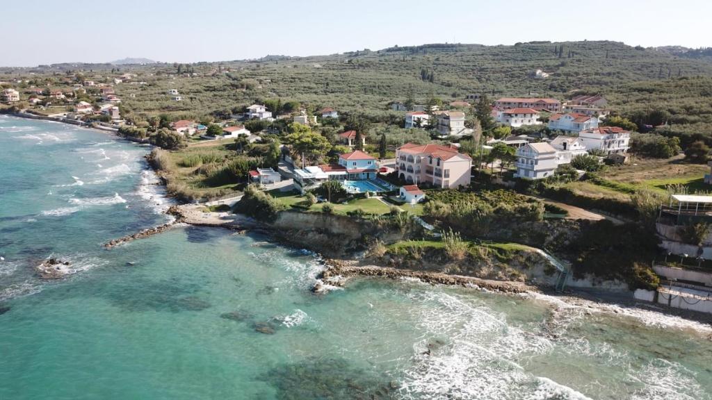 Villa Antonis Beachfront deluxe apartments room 6